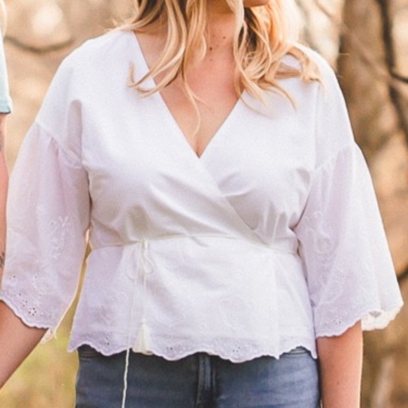 Cupcakes and Cashmere White Blouse - Picture 3 of 5